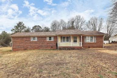 Main picture of 110 Maudie Ln