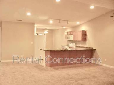 Main picture of 108 S Carbon St