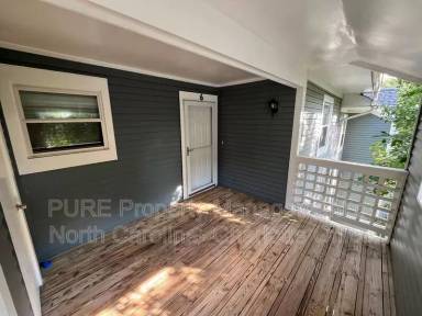 Main picture of 300 E Park Ave