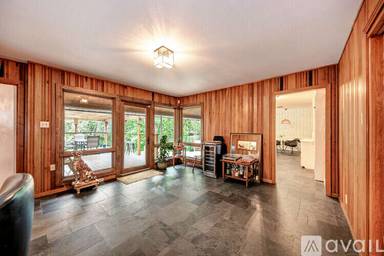 Main picture of 1403 Crestwood Rd