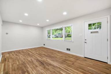 Main picture of 18 Grandin Cir