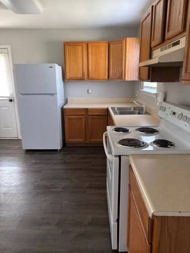 Main picture of 909 Modena Rd