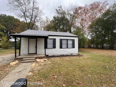 Main picture of 202 Roosevelt Rd
