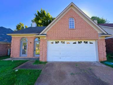 Main picture of 2250 Lake Hill Ct