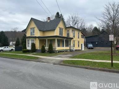 Main picture of 4 Pearl St