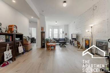 Main picture of 324 S Racine Ave