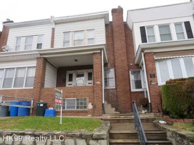 Main picture of 1211 E Sanger St