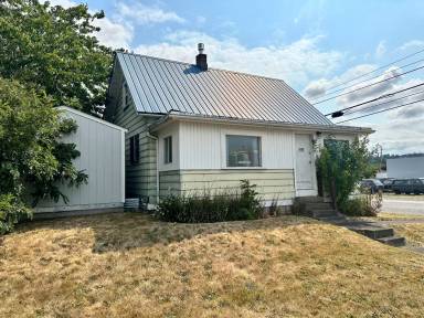 Main picture of 2100 Humboldt St