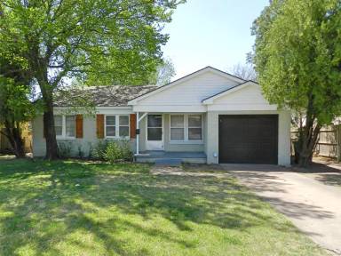 Main picture of 2226 NW Denver Ave
