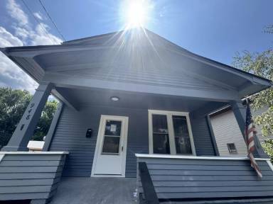 Main picture of 948 Pershing Rd