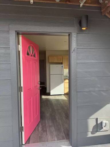 Main picture of 965 W Harris St