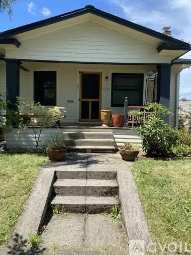 Main picture of 7405 N Burrage Ave