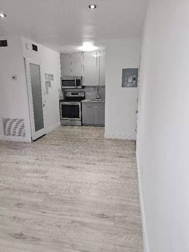 Main picture of 1005 SW 15th Ave