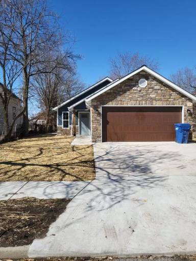 Main picture of 614 N Webb St