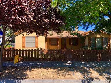 Main picture of 2012 Oak St