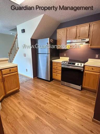 Main picture of 12802 Echo Ln