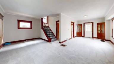 Main picture of 3224 W 88th St