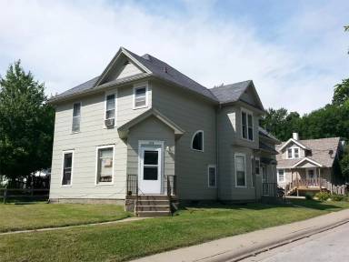 Main picture of 104 E Graham Ave