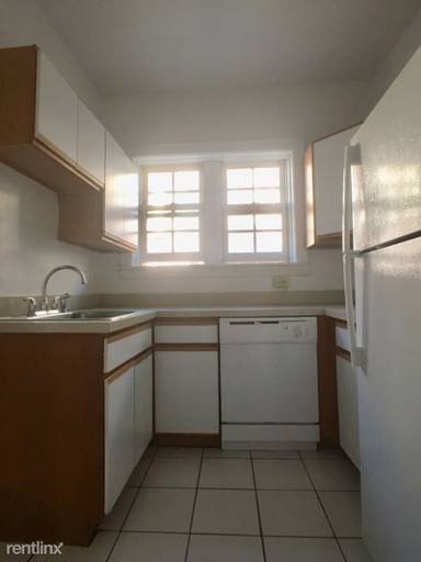 Main picture of 1107 Lake St