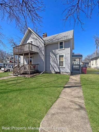 Main picture of 425 S Prairie Ave
