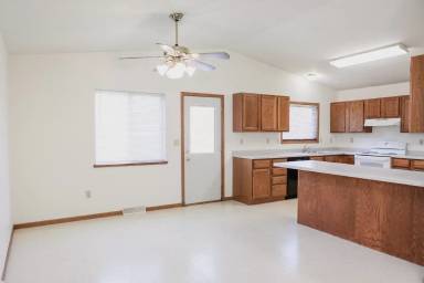 Main picture of 1937 Franklin St