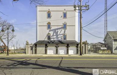 Main picture of 555 N Maryland Ave
