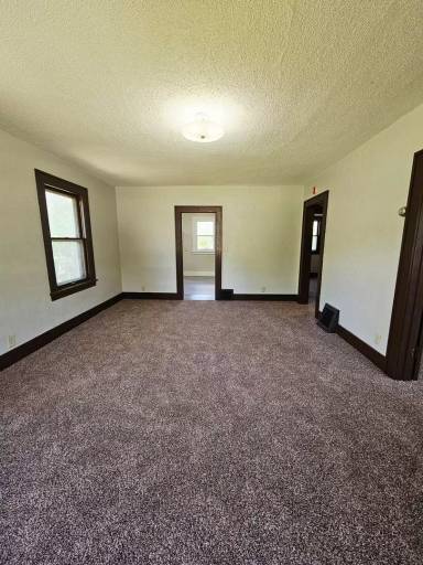 Main picture of 814 Silver St