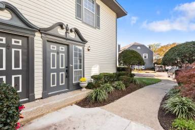 Main picture of 240 Ferdinand Cir
