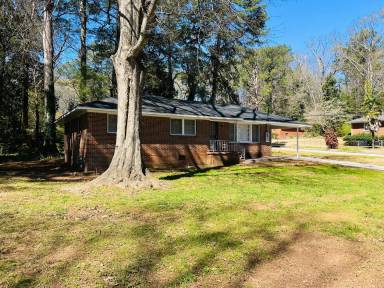 Main picture of 2673 Fairlane Dr SE