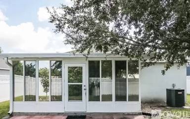 Main picture of 927 Brenton Leaf Dr