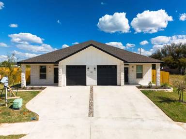 Main picture of 5300 Rose Garden Loop