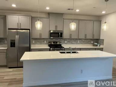 Main picture of 600 N Carriage Hl Dr