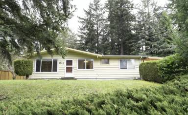 Main picture of 1536 Vashon Ave NE