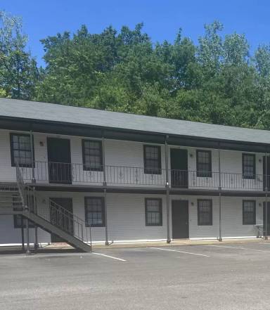 Main picture of 405 Lumpkin Ave