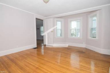 Main picture of 5 Griggs Pl