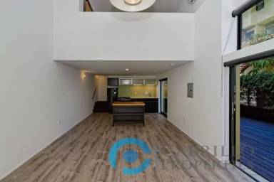 Main picture of Hillcrest - Centre St Lofts