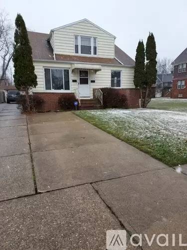 Main picture of 2513 E 126th St