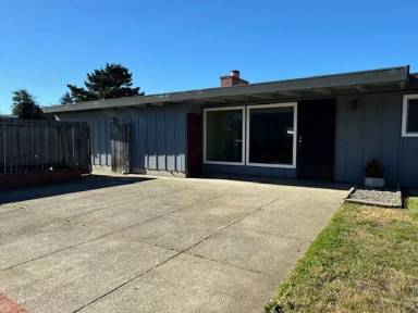 Main picture of 3369 Cottage St