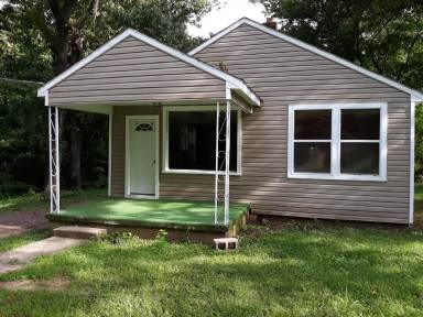Main picture of 111 E Country Club Rd