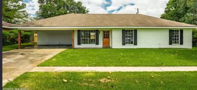 Main picture of 137 Gordon Crocket Dr