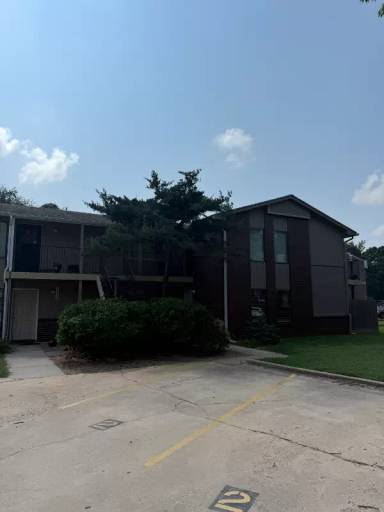 Main picture of 620 S Mount Carmel Ave