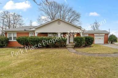 Main picture of 125 N County Road 900 E