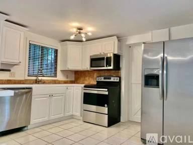Main picture of 317 Lauderdale Trl