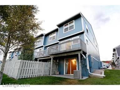 Main picture of 1898 Oakcrest Cir