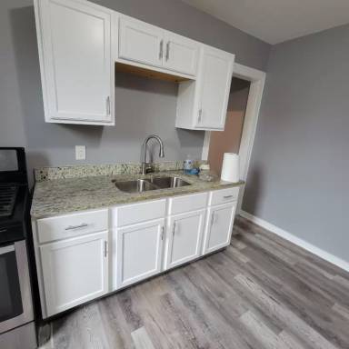 Main picture of 609 State St