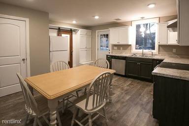Main picture of 122 Sayre St