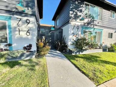 Main picture of 7916 Crenshaw Blvd