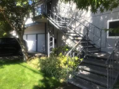 Main picture of 385 Oak Grove Ave