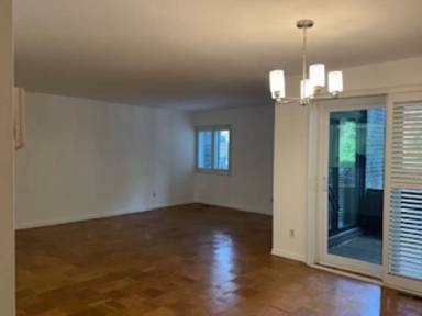 Main picture of 12 Stonehenge Cir