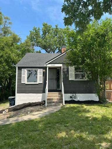 Main picture of 1340 E 85th St